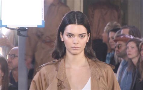 kendall jenner leaks|Kendall Jenner Shares Steamy Topless Video and。